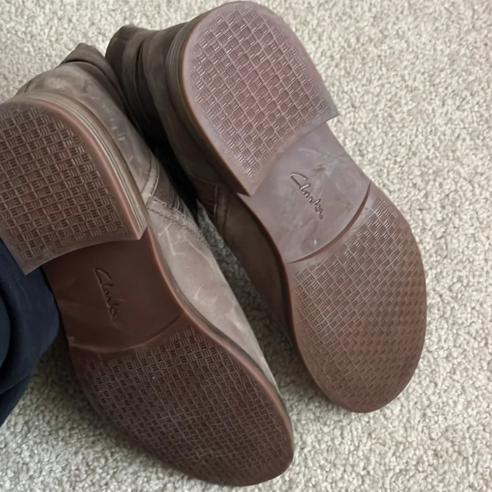 “Clark’s: Women’s Bootie size 8”